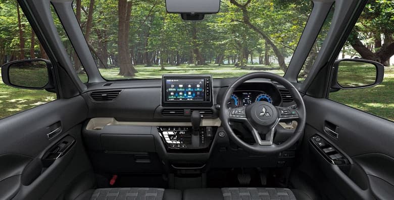 64 л.с., полный привод и всего 3,4 метра длины. Представлена Mitsubishi Delica Mini – уменьшенная версия популярного минивэна Mitsubishi Delica