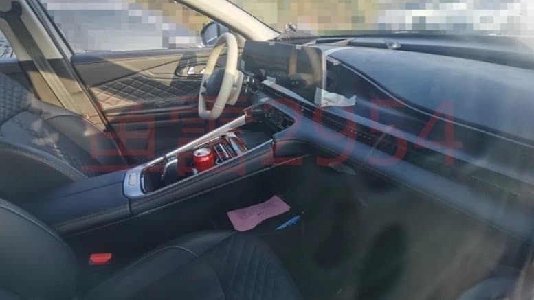 В Китае засняли обновленный Exeed TXL с интерьером как у нового флагманского кроссовера AtlantiX