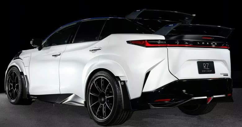 408 л.с., полный привод и неприкрытая агрессия. В Японии представили кроссовер Lexus RZ Sport Concept