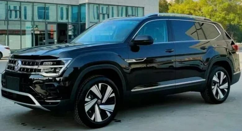 В России уже предлагается 7-местный полноприводный Volkswagen Teramont образца 2023 года из Китая. Сколько за него просят?