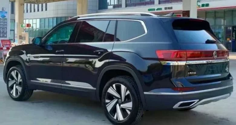 В России уже предлагается 7-местный полноприводный Volkswagen Teramont образца 2023 года из Китая. Сколько за него просят?