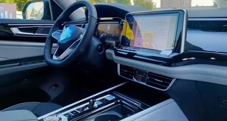 В России уже предлагается 7-местный полноприводный Volkswagen Teramont образца 2023 года из Китая. Сколько за него просят?