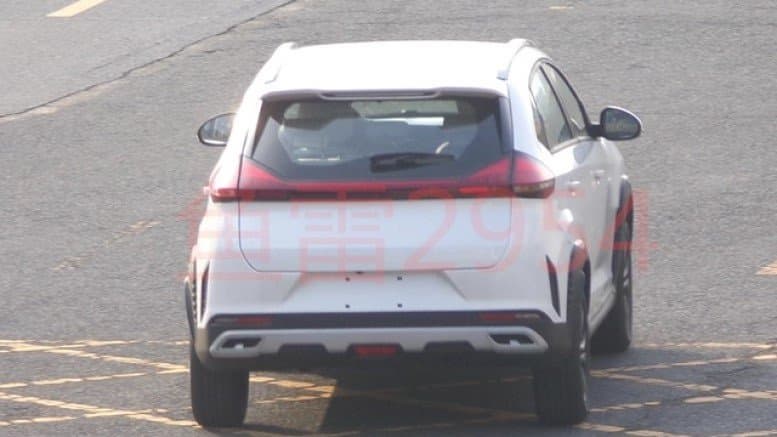 Новый компактный кроссовер Chery засняли вживую. Он приедет в РФ и будет дешевле Tiggo 4