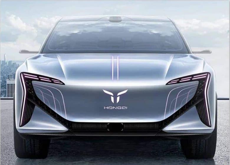 300 км после 5-минутной зарядки и 4 колеса, которые поворачиваются на 90°. Премиальный кроссовер Hongqi E202 показали на первых изображениях