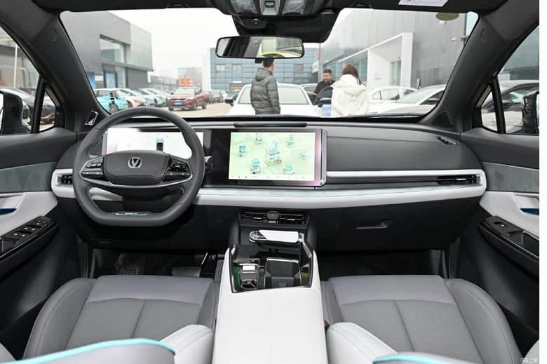 В Китае представлен кроссовер Changan UNI-T 2023. За него просят от 16 800 долларов