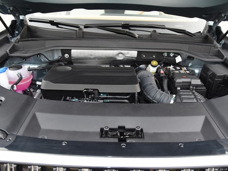 261 л.с., 8-ступенчатый «автомат», полный привод, 5 или 7 мест и качественно новый уровень комфорта. В Китае открылся предзаказ на флагманский кроссовер Chery Tiggo 9