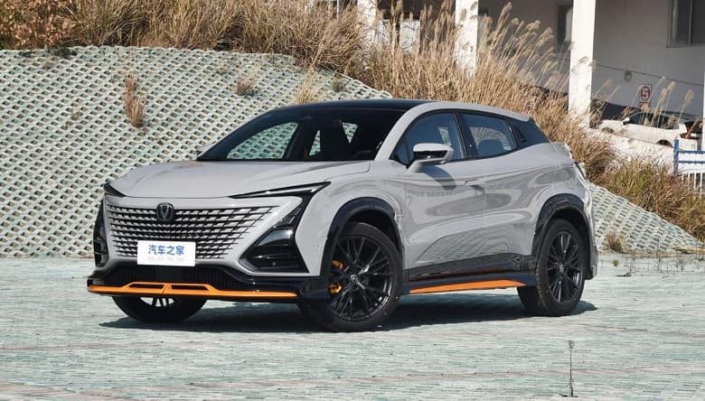 В Китае представлен кроссовер Changan UNI-T 2023. За него просят от 16 800 долларов