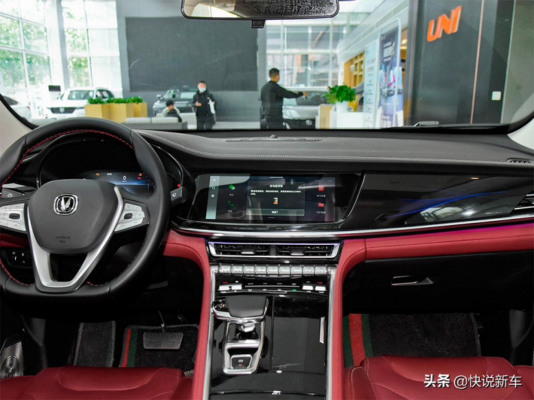 Конкурент BMW X4 и Geely Tugella: в России появилась старшая версия Changan CS85