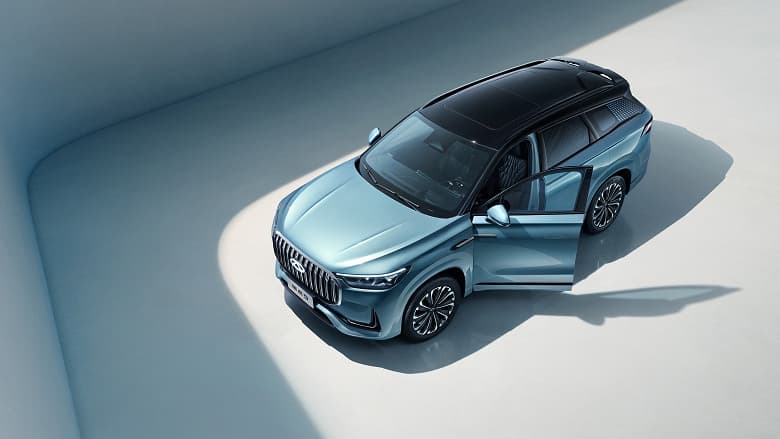 Флагманский кроссовер Chery Tiggo 9 показали со всех сторон перед перезентацией. Опубликованы изображения в высоком разрешении