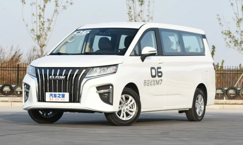 Китайские автомобили BAW официально появятся в России через несколько месяцев. Если будет спрос, их производство могут наладить в Санкт-Петербурге