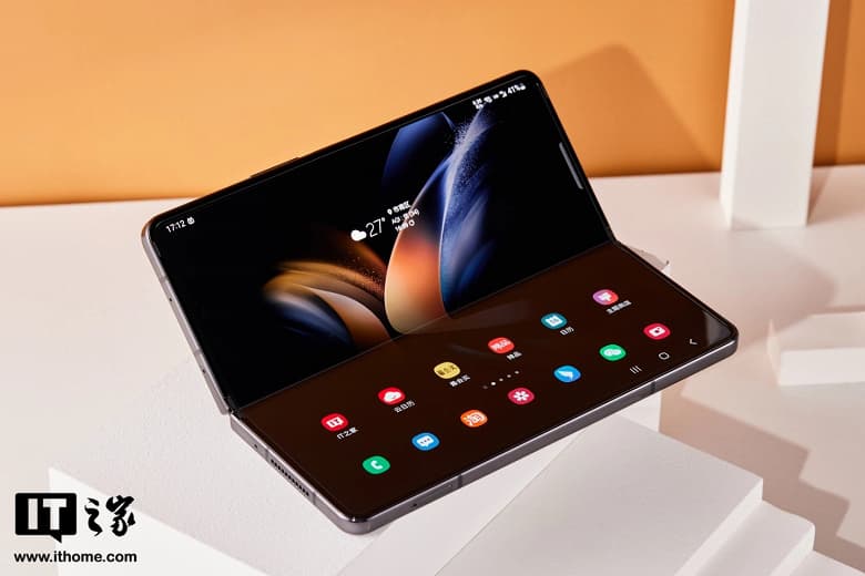 Samsung начнёт использовать китайские экраны в своих самых дорогих смартфонах. Компания ведёт тайные переговоры в BOE Samsung начнёт использовать китайские экраны в своих самых дорогих смартфонах. Компания ведёт тайные переговоры в BOE