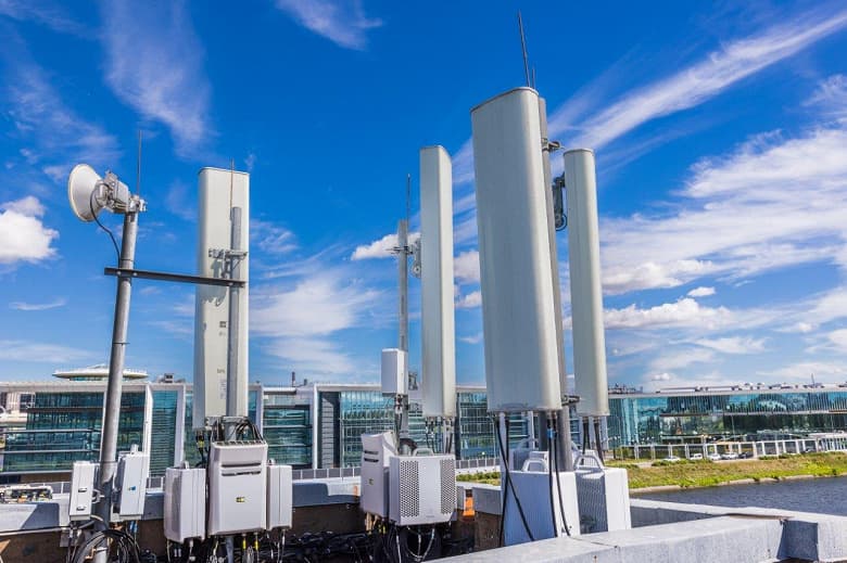 Российские мобильные операторы замедлили развитие инфраструктуры