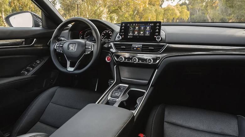 Honda Accord 2022 начали продавать в России