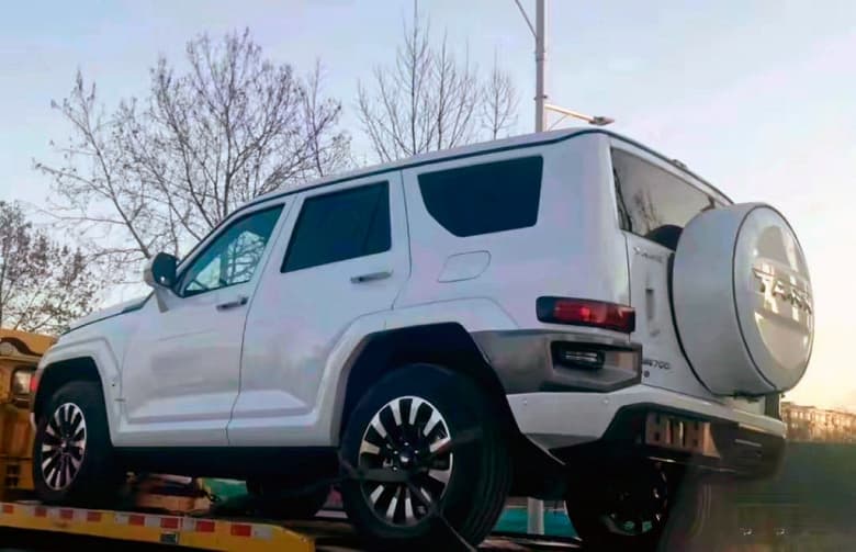 Китайский ответ «Гелендвагену», который выйдет в России. Появились живые фото Tank 700