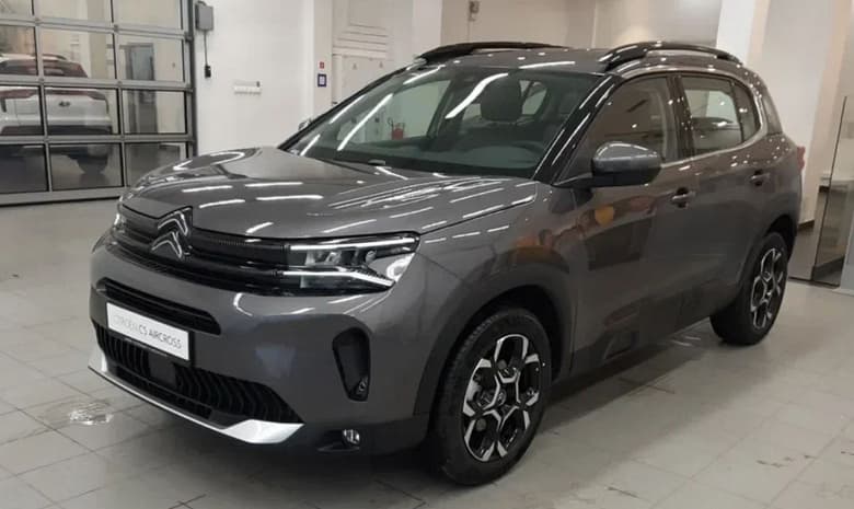 Вместо Tiguan. В России начали продавать рестайлинговые кроссоверы Citroen C5 Aircross – с двигателями мощностью 130-175 л.с. и классическими «автоматами»