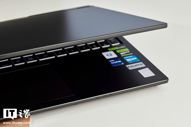 240 Гц, Intel Core i7-13700H, GeForce RTX 4060 Laptop, вывод картинки сразу на три монитора. Представлен ноутбук Colorful X16 Pro