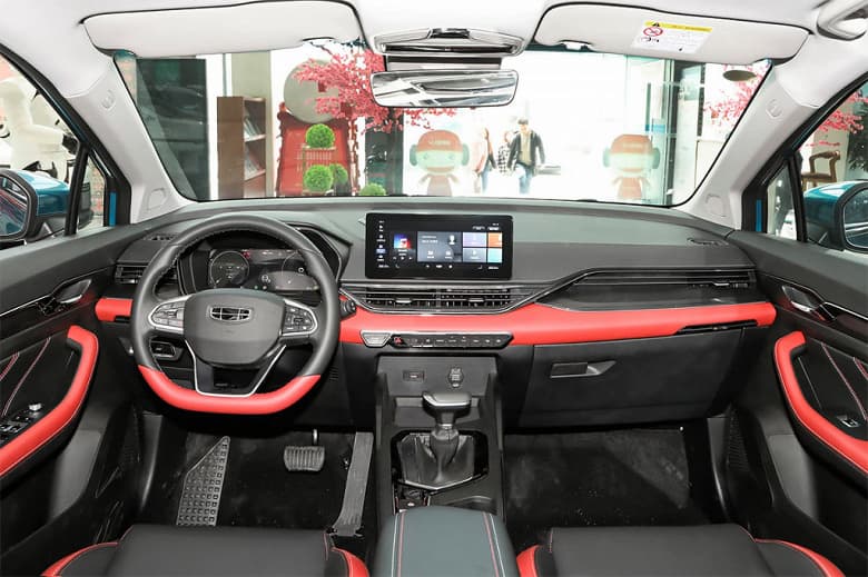 Компактный кроссовер Geely GS возвращается в Россию, ввозить его будут из Китая