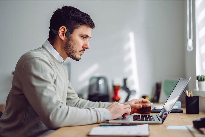 «Освободите свои уши»: представлены наушники Creative Outlier Free и Free Pro с технологией костной проводимости