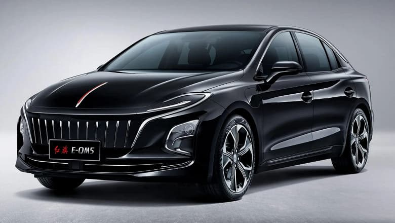 До России добрался китайский аналог Mercedes-Benz E-class. Дилеры начали предлагать седан Hongqi E-QM5 не дожидаясь официального старта продаж Hongqi в РФ