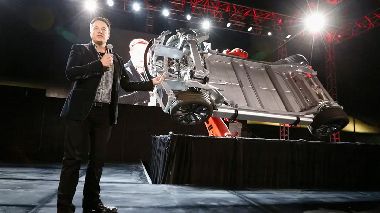 «Многие поклонники Илона, похоже, думают, что он не человек, но я с этим не согласен», — крупный инвестор Tesla заявил, что Илону Маску нужно найти преемника