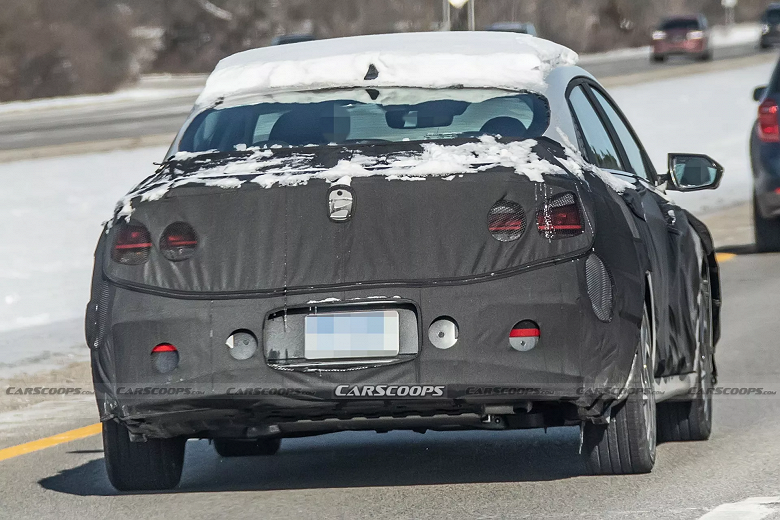 Это Hyundai Elantra 2025. Новое поколение популярной модели впервые засняли вживую