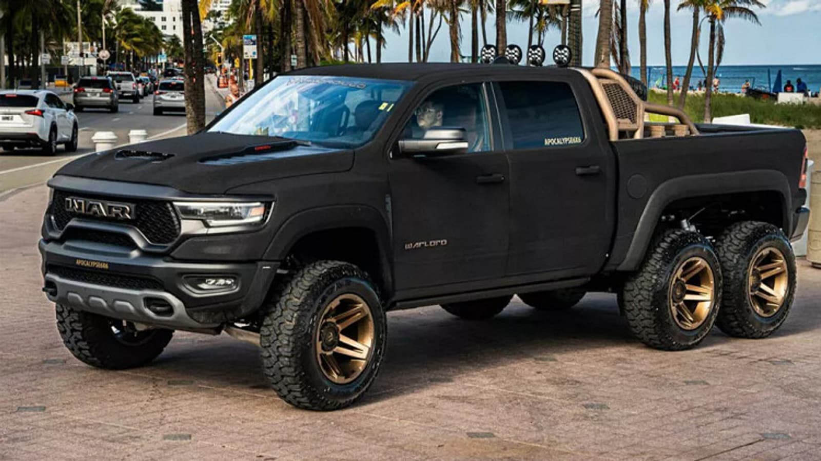 Пикап для апокалипсиса. Тюнинг-ателье Apocalypse показало шестиколесный Ram TRX 6×6 Warlord с 712-сильным двигателем V8