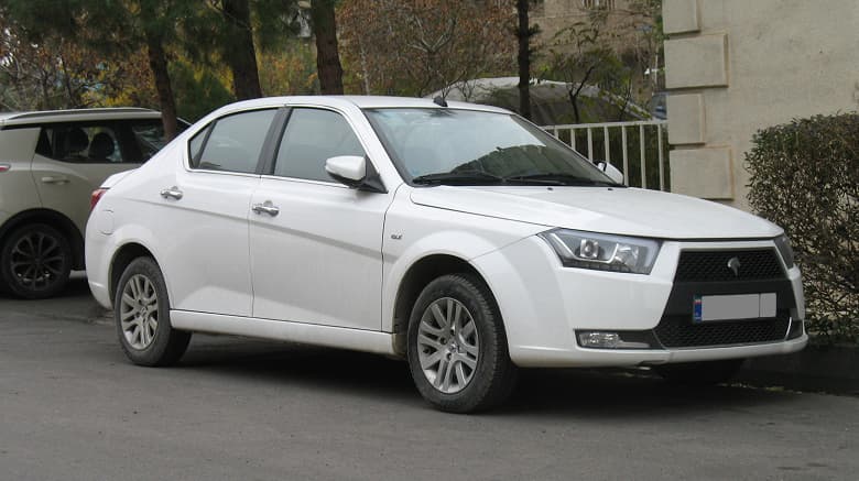 В России уже предлагают иранский седан Iran Khodro Dena Plus – цена как у Lada Vesta, но мощнее и с 6-ступенчатым «автоматом»