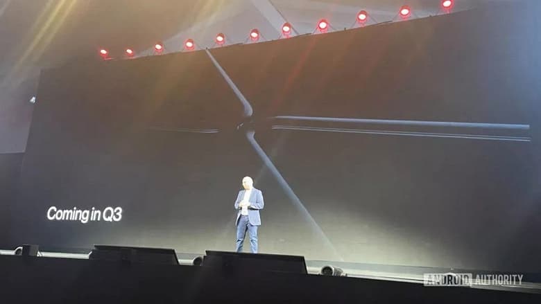 Будет ли это убийца складных флагманов? OnePlus дразнит своим первым гибким смартфоном