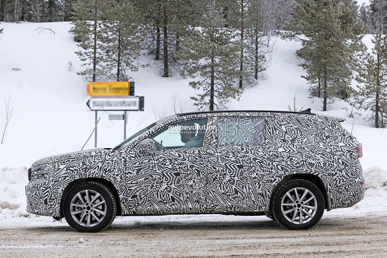 Совершенно новый Skoda Kodiaq засветился на тестах