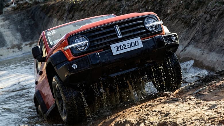 Отличная проходимость и динамика, но высокий расход топлива и неинформативный руль. Владельцы Tank 300 делятся отзывами