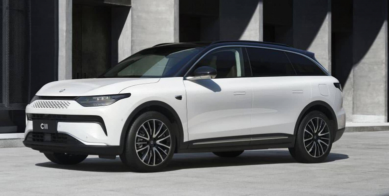 Запас хода более 1000 км, три экрана и система беспилотного вождения. Leap C11 EREV станет доступен для предварительного заказа 9 февраля в Китае