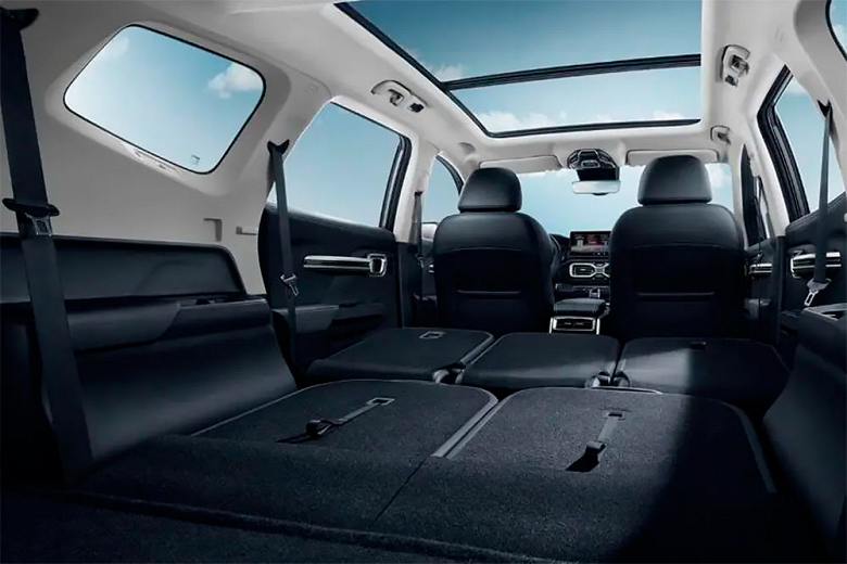 Самый большой Geely перевыпустят под названием Proton X90