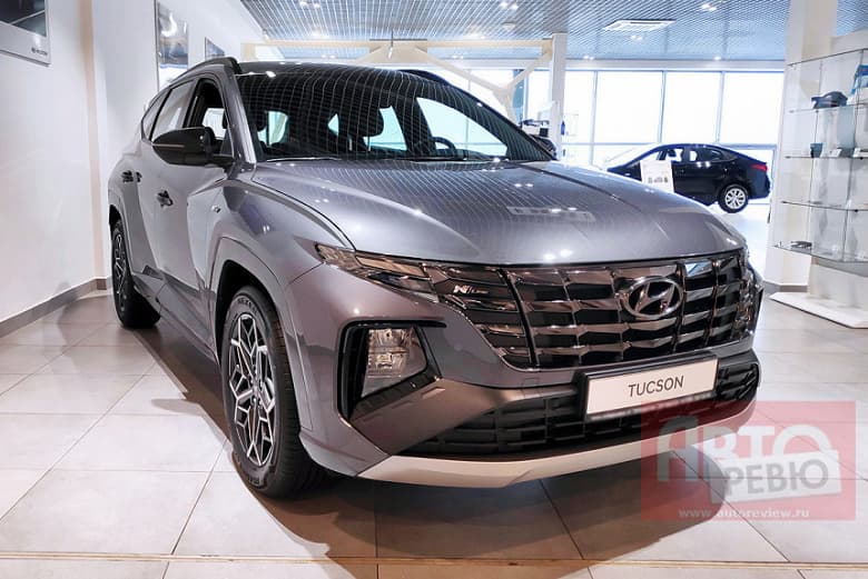 В России появились официальные Hyundai Tucson N Line с фирменной гарантией от производителя. Цены очень сильно отличаются у разных дилеров