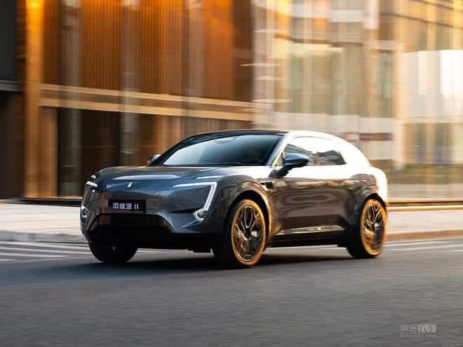 У автодетища Changan, Huawei и CATL появилась новая доступная версия. Представлен 313-сильный кроссовер Avatr 11 с разгоном до 100 км/ч за 6,6 с