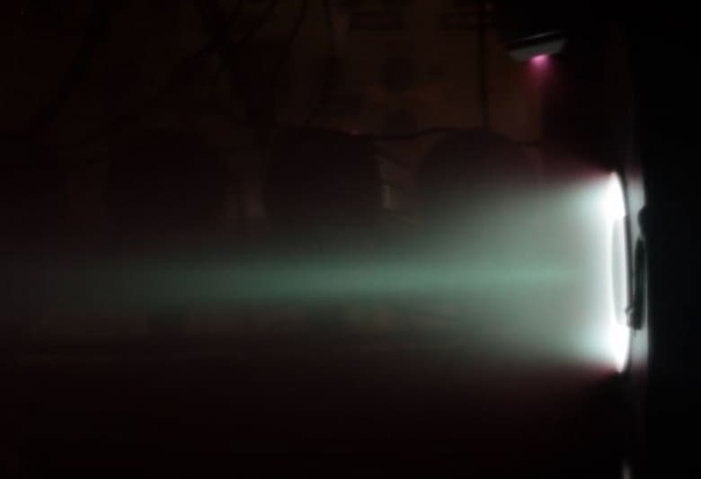 «Роскосмос» впервые испытал плазменный ракетный двигатель СПД-70М на криптоне. Он будет использоваться в спутниках проекта «Сфера»