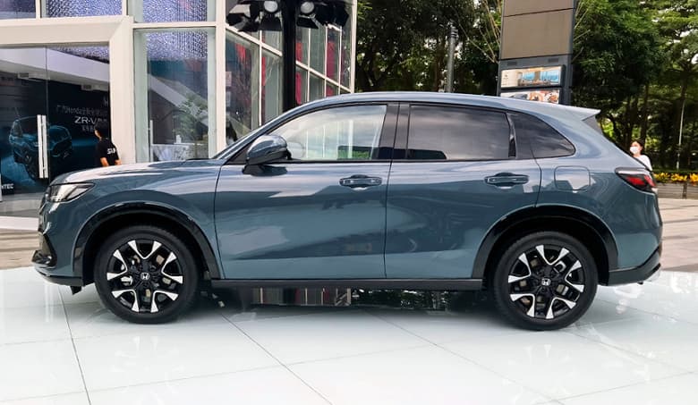 В России начали продавать кроссовер Honda ZR-V. Сколько просят за аналог Mazda CX-5 и Mitsubishi Eclipse Cross?