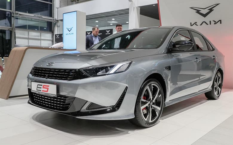 Что предлагает конкурент Lada Vesta NG: подробности о выпущенном в России седане Kaiyi E5
