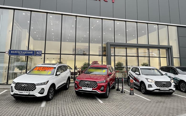 Китайские и российские автомобили оккупировали рынок. Согласно свежему отчёту, их совокупная доля в прошлом году была более 50%