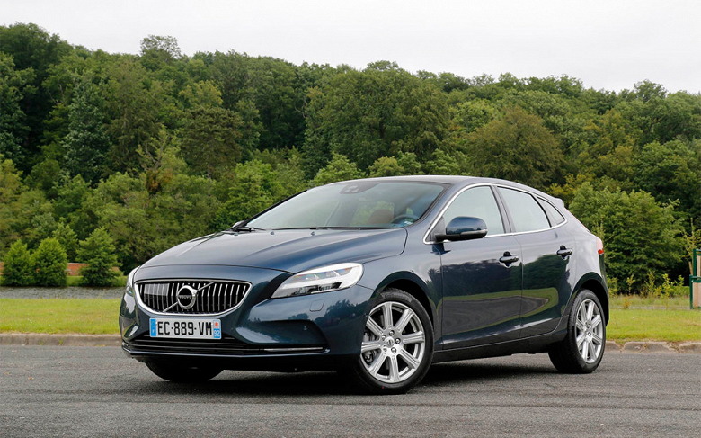 Skoda Octavia, Mazda3, Volkswagen Golf, Ford Focus и другие. Названы наименее надёжные семейные автомобили