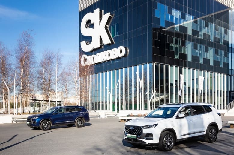 Россияне оценили новый 326-сильный кроссовер Chery Tiggo 8 Pro e+ в 7 млн рублей и 4,7 балла из 5 возможных