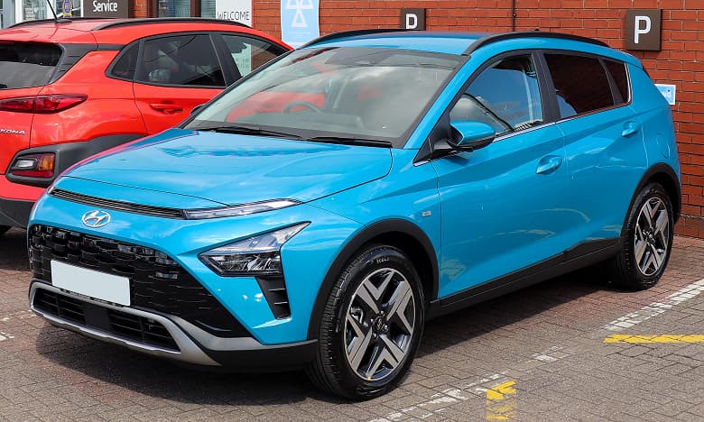 Вместо Hyundai Creta крупные дилеры предложили россиянам Hyundai Bayon, который ввозят из Южной Кореи. Сколько просят за кроссовер?