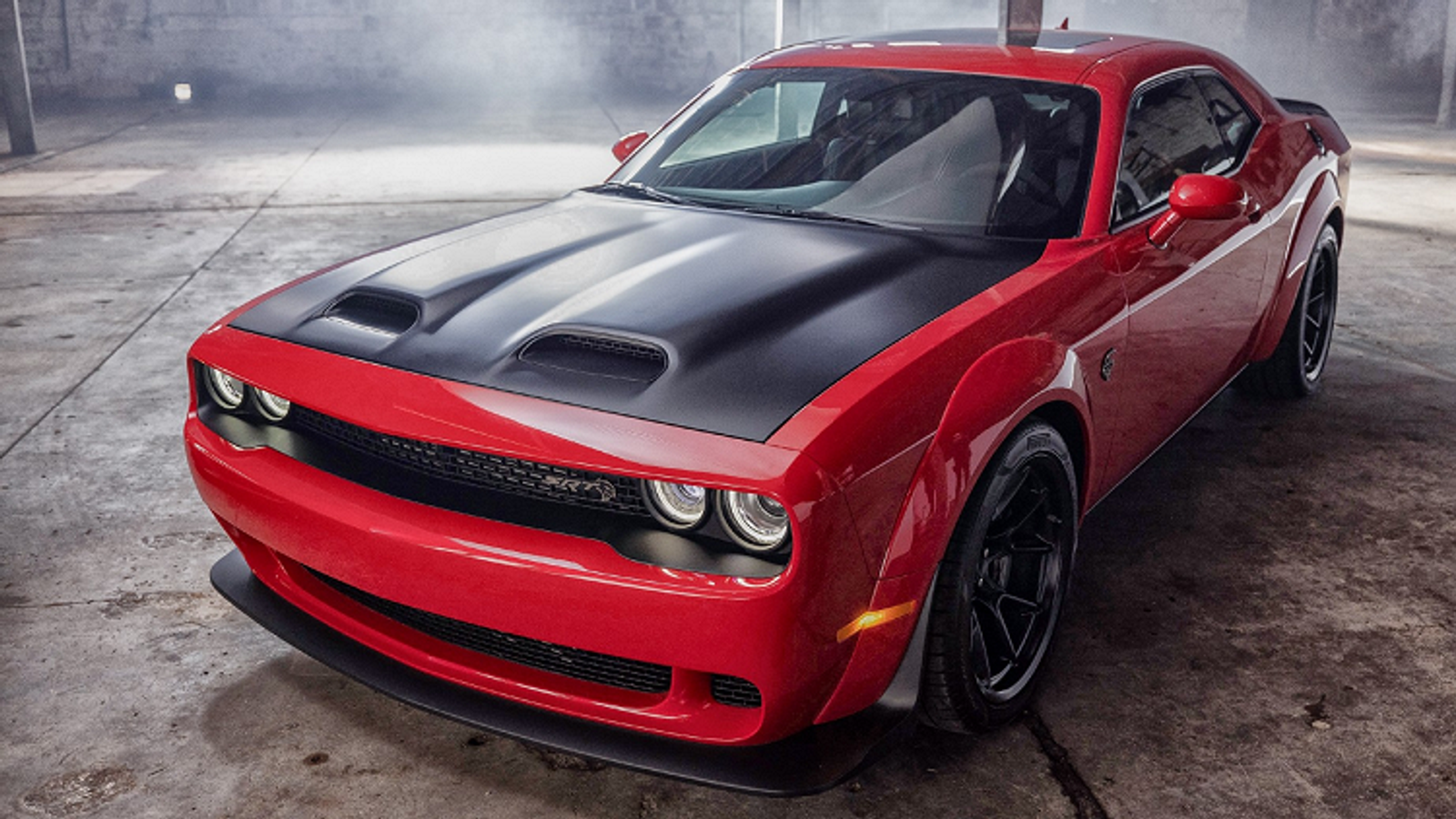 Угнать за 40 секунд: на видео показали быструю кражу новых Dodge Challenger Hellcat