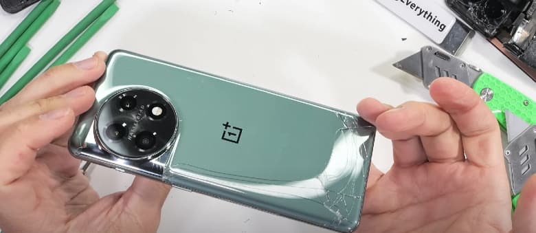 OnePlus разучилась делать прочные смартфоны? OnePlus 11 провалил тест на прочность у известного блогера