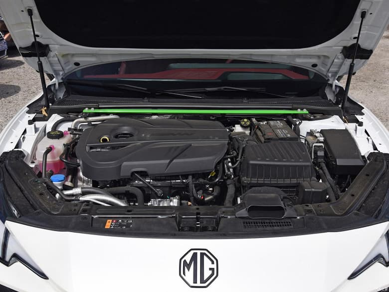 У Toyota Camry появился сильный конкурент. Представлен MG7, он получил 261-сильный мотор, 9-ступенчатый «автомат» и очень хорошее оснащение 