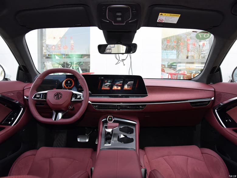 У Toyota Camry появился сильный конкурент. Представлен MG7, он получил 261-сильный мотор, 9-ступенчатый «автомат» и очень хорошее оснащение 