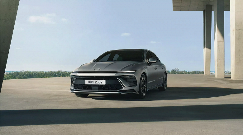 Совершенно новая Hyundai Sonata 2024 получит три силовые установки, управление со смартфона, 12 динамиков и умный круиз-контроль