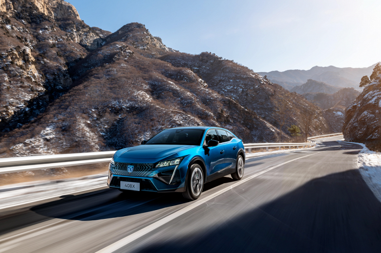 175 л.с., 8-ступенчатый автомат и неповторимый французский стиль. В Китае стартовали продажи кроссовера-фастбэка Peugeot 408X