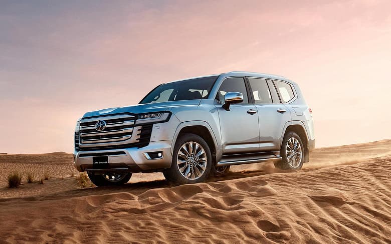 В Россию приехал самый надежный Toyota Land Cruiser 300 – с атмосферным 4,0-литровым двигателем V6. Сколько за него просят?