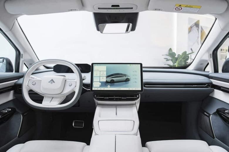 340 л.с., задний привод, 4,9 с до 100 км/ч и рекордная аэродинамика. Представлен спортседан Aion Hyper GT