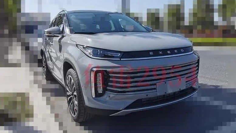 Это Exeed TXL 2024. Он получит новую подвеску и лишится внутренних ручек для открывания дверей